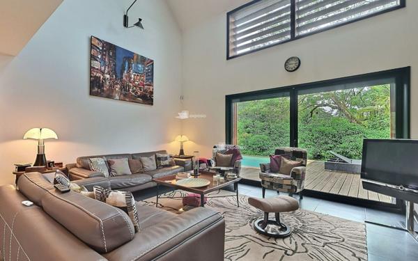 Maison à vendre    8 pièces •  Étiolles