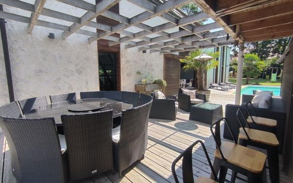 Maison à vendre    8 pièces •  Étiolles