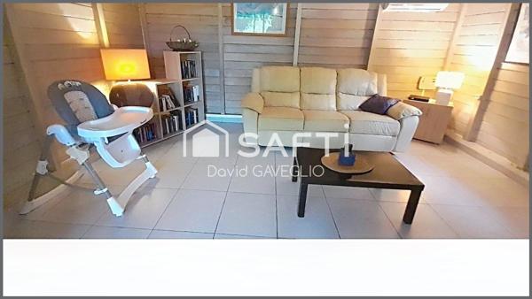 Chalet en bois avec piscine construit en 2009