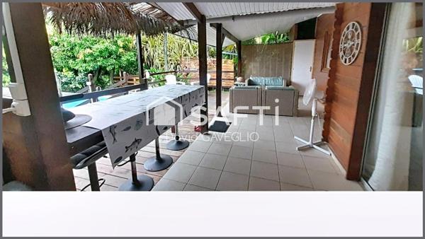 Chalet en bois avec piscine construit en 2009