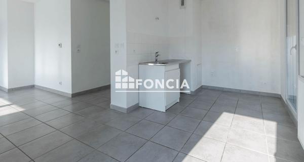 Location Appartement 3 pièces 71.05 m² - Décines-charpieu 69150