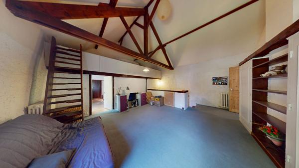Maison 7 pièce(s) 215 m2