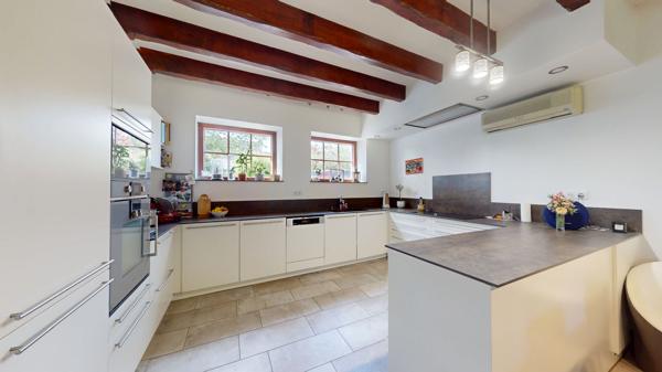 Maison 7 pièce(s) 215 m2