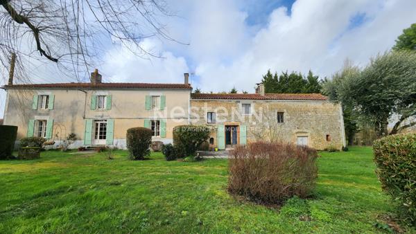 Grande maison de famille avec suite parentale, dépendances, grange sur un grand terrain à Doix les Fontaines