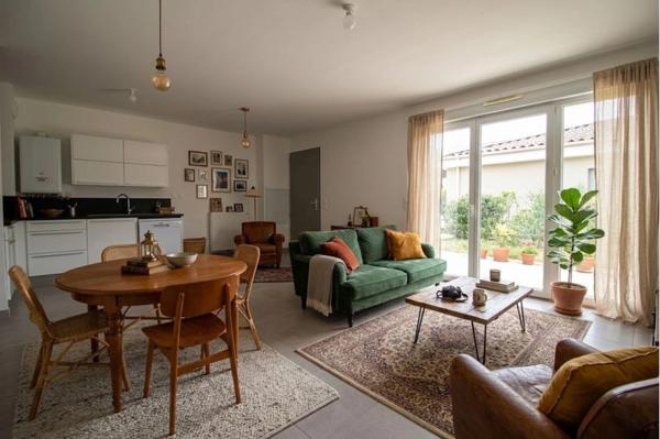 ROBION (84440) – Rare à la vente : Maison de plain-pied avec jardin, terrasse et 2 parkings au cœur du Luberon - 235.000 €