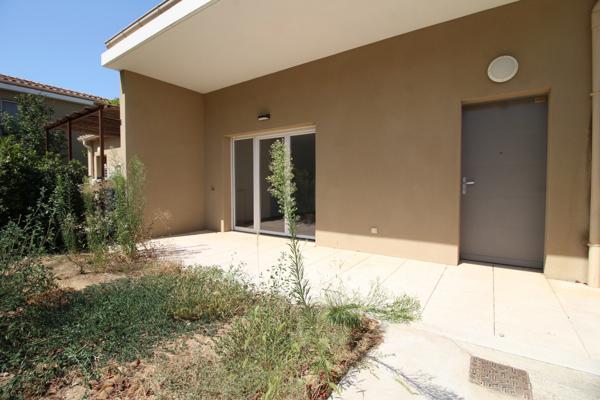 ROBION (84440) – Rare à la vente : Maison de plain-pied avec jardin, terrasse et 2 parkings au cœur du Luberon - 235.000 €