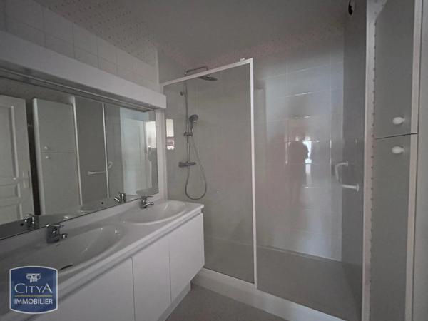 Appartement à louer 3 pièces 83.6m²