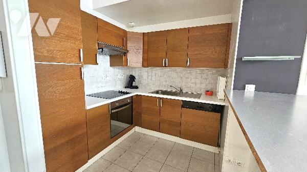EXCLUSIVITÉ : EPERNAY CENTRE - Appartement T3 - 52 m² - Ascenseur - Parking sécurisé