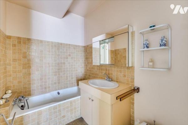 Notaire - PARIS XVIème Mirabeau - Appartement en pignon avec terrasse