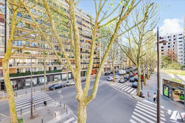 Notaire - PARIS XVIème Mirabeau - Appartement en pignon avec terrasse