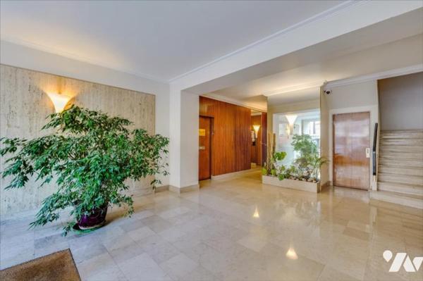 Notaire - PARIS XVIème Mirabeau - Appartement en pignon avec terrasse