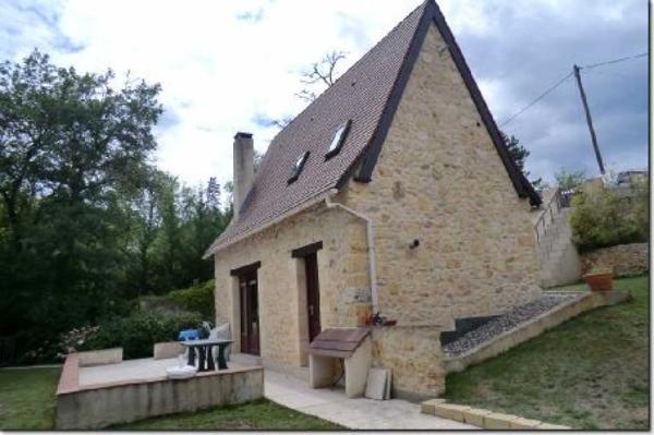 Maison ancienne - Les eyzies Jolies maisons en pierres avec maison d'amis et piscine sur 6500m² de terrain.