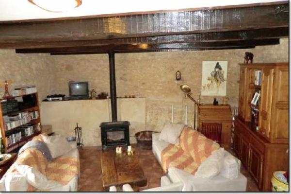 Maison ancienne - Les eyzies Jolies maisons en pierres avec maison d'amis et piscine sur 6500m² de terrain.