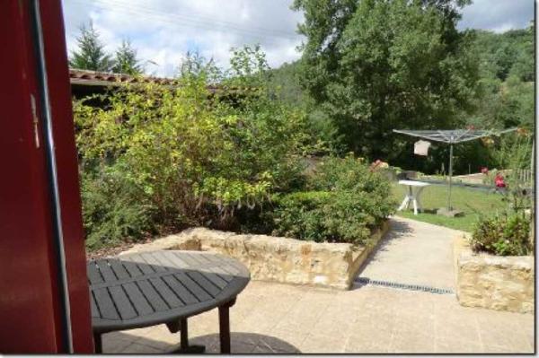 Maison ancienne - Les eyzies Jolies maisons en pierres avec maison d'amis et piscine sur 6500m² de terrain.