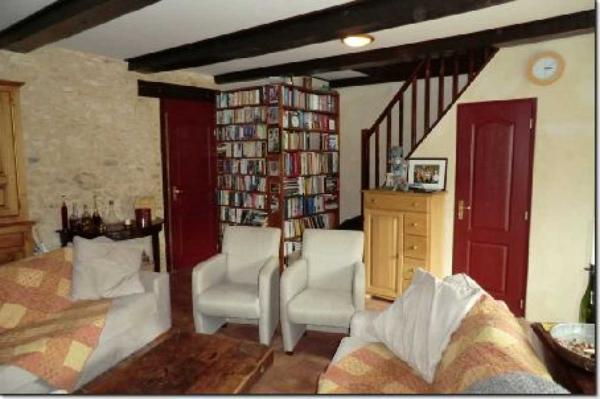 Maison ancienne - Les eyzies Jolies maisons en pierres avec maison d'amis et piscine sur 6500m² de terrain.
