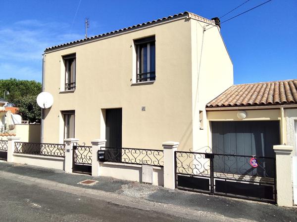 Maison rénovée 5 pièces – 93 m² – Pons (17160) – calme et vue sur le Donjon