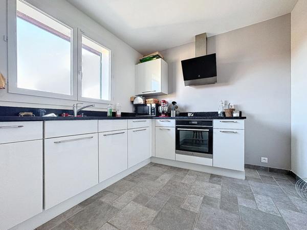 Maison à vendre 8 pièces SAINT GENIS POUILLY (01)