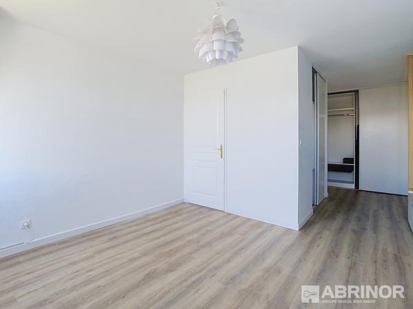 Superbe T4 en Dernier Étage avec 3 Balcons et Garage – Lille Saint-Maurice LILLE