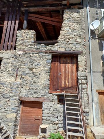 Montagny (73350) ACHAT - VENTE : MAISON - CHALET - GRANGE - bel ensemble A RENOVER - MONTAGNY 73350