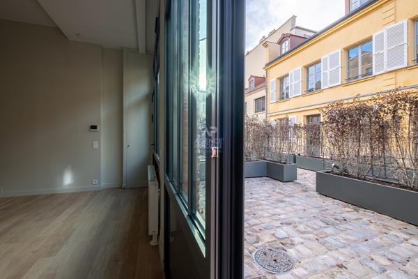 Versailles Notre-Dame - Maison 3 pièces 90.20 m² au sol avec terrasse €995 000 ** - Référence 25730