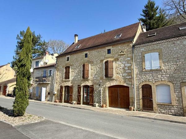 Maison ancienne - Saint-cyprien Maison à vendre à proximité de Saint-Cyprien (24)