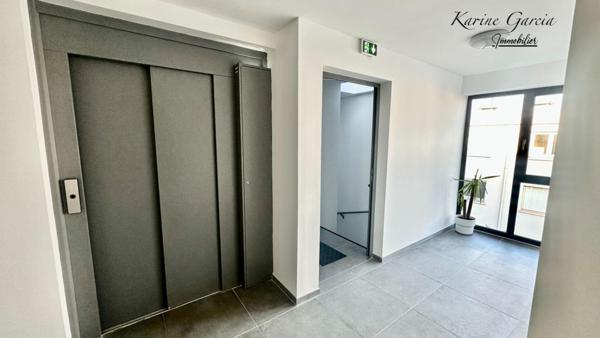 SIX FOURS LES PLAGES - APPARTEMENT DE TYPE 3 - SUPERFICIE 62 M² -  PARKING SOUS SOL