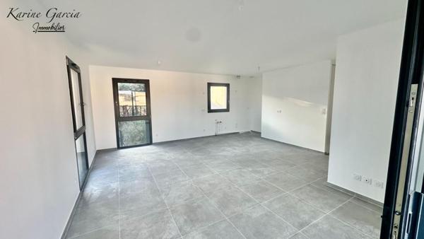 SIX FOURS LES PLAGES - APPARTEMENT DE TYPE 3 - SUPERFICIE 62 M² -  PARKING SOUS SOL