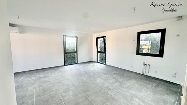 SIX FOURS LES PLAGES - APPARTEMENT DE TYPE 3 - SUPERFICIE 62 M² -  PARKING SOUS SOL