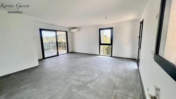 SIX FOURS LES PLAGES - APPARTEMENT DE TYPE 3 - SUPERFICIE 62 M² -  PARKING SOUS SOL