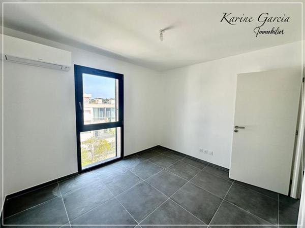 SIX FOURS LES PLAGES - APPARTEMENT DE TYPE 3 - SUPERFICIE 62 M² -  PARKING SOUS SOL