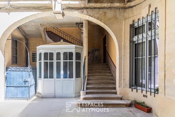 Appartement en dernier étage d’un hôtel particulier dans l’Écusson