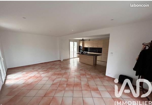 Location appartement 4 pièces 85 m² Saint-Victoret