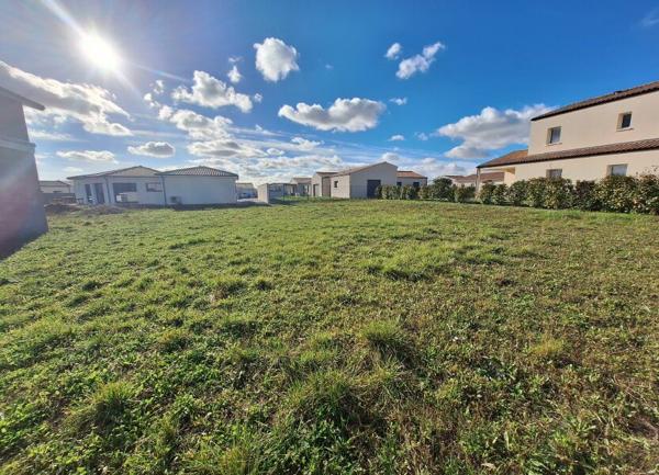 Terrain à vendre    Médis