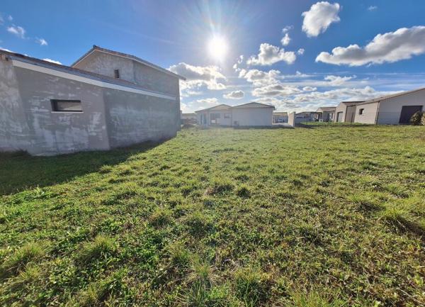 Terrain à vendre    Médis