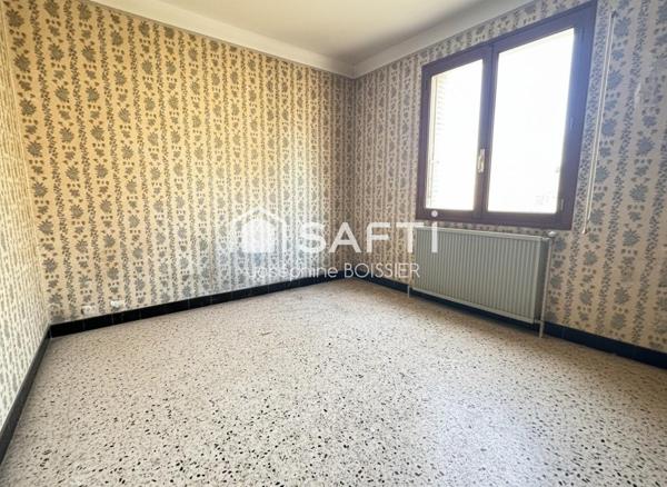 A VISITER SUR CARPENTRAS (84)  - MAISON TRADITIONNELLE DE 89 M²  SUR TERRAIN DE 493 M²