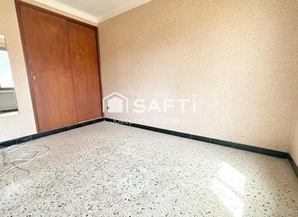A VISITER SUR CARPENTRAS (84)  - MAISON TRADITIONNELLE DE 89 M²  SUR TERRAIN DE 493 M²