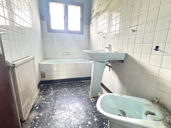 A VISITER SUR CARPENTRAS (84)  - MAISON TRADITIONNELLE DE 89 M²  SUR TERRAIN DE 493 M²