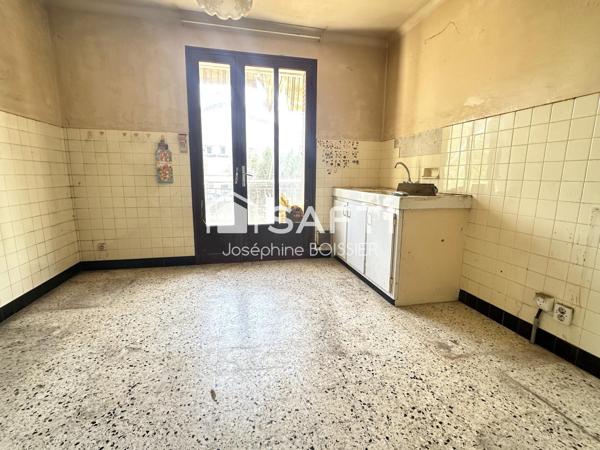 A VISITER SUR CARPENTRAS (84)  - MAISON TRADITIONNELLE DE 89 M²  SUR TERRAIN DE 493 M²