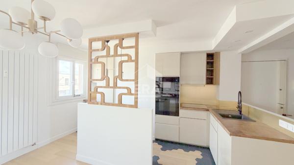 3 Pieces 65 m² en parfait état Traversant avec balcon et parking