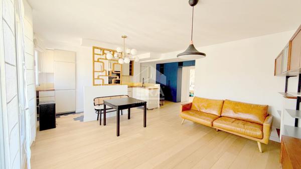 3 Pieces 65 m² en parfait état Traversant avec balcon et parking