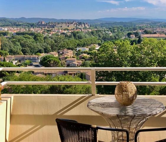 Appartement à vendre 5 pièces CARCASSONNE 105m2 environ (11) 3 chambres avec 2 terrasses et deux places de parking