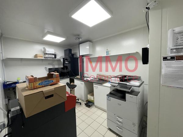 Location / Local Commercial