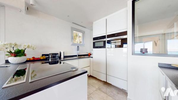 Super CANNES - Dernier étage avec Roof top et vue mer panoramique !