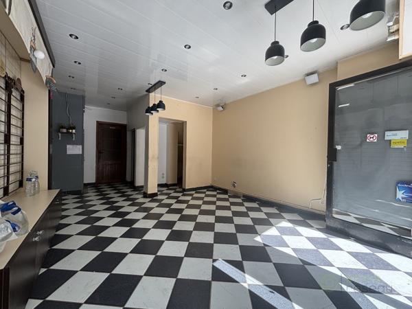 Immeuble commercial à CAMBRAI (59400)