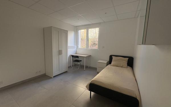 Appartement à louer    1 pièce •  Les Ulis