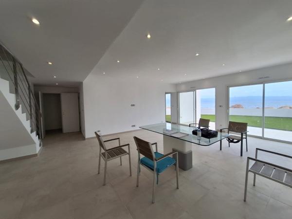 Sanguinaires T4/T5 duplex 140m² les pieds dans l'eau vue mer
