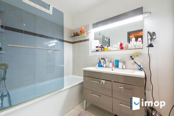 Chaleureux appartement familial trois chambres