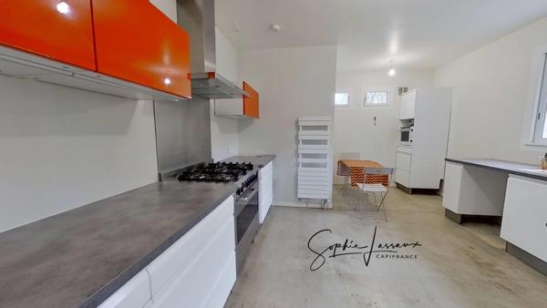 Dpt Yvelines (78), à vendre LA CELLE SAINT CLOUD maison familiale avec sous-sol en rez-de-jardin