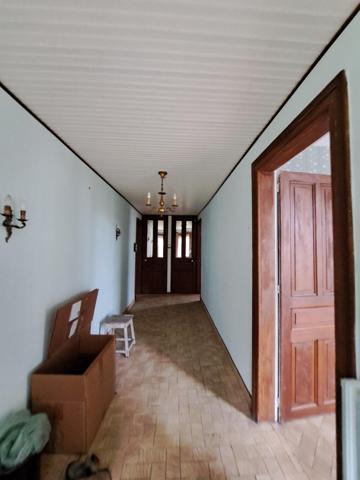 Maison ancienne en pans de bois 104m² plain-pied avec grenier aménageable et dépendances