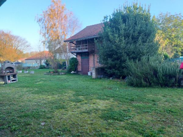 Maison ancienne en pans de bois 104m² plain-pied avec grenier aménageable et dépendances